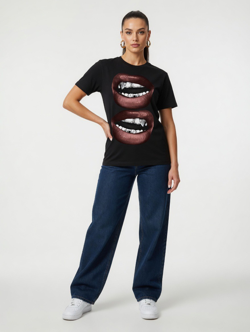 LIPS DOWN SHOULDER OVERSIZE TEE